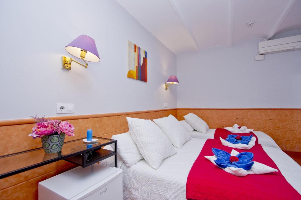 Barcelona City Rooms ภายนอก รูปภาพ